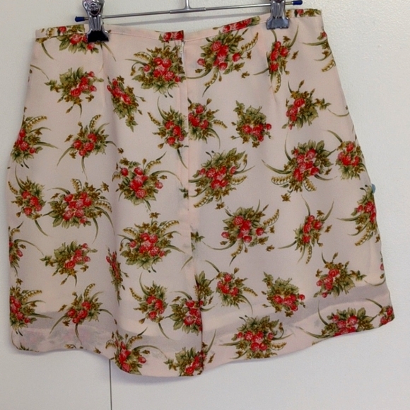 Floral Pattern Skort - Picture 4 of 15